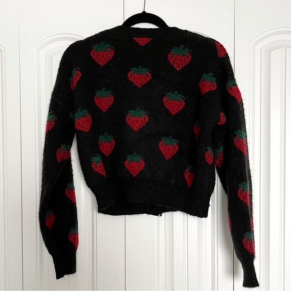 Sweet Society Cropped Cardigan - Picture 5 of 9